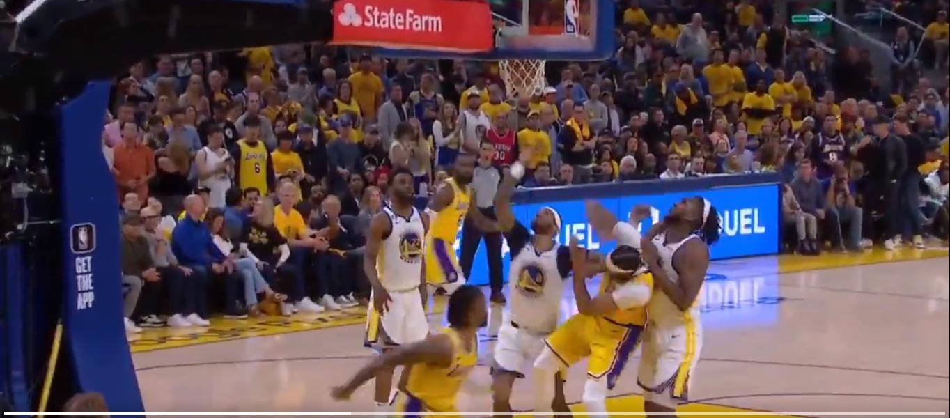 浓眉被卢尼犯规,卢尼肘击浓眉会被追加停赛吗