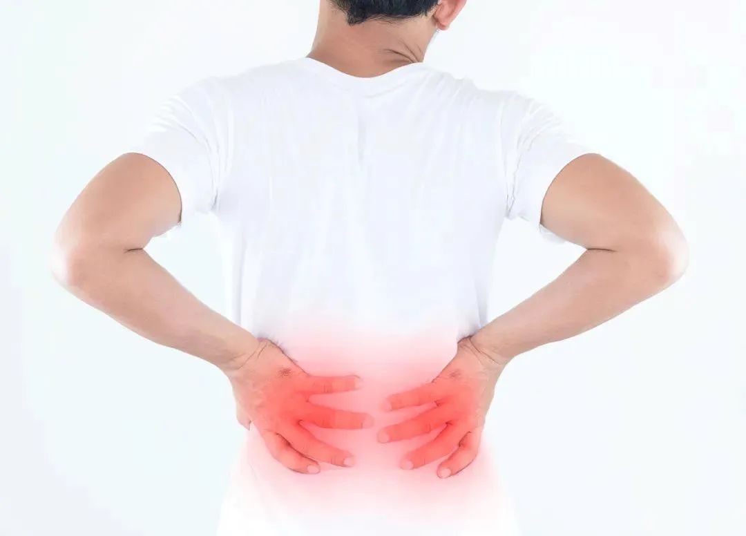 别再侧躺玩手机,玩手机侧躺真的会导致斜视吗