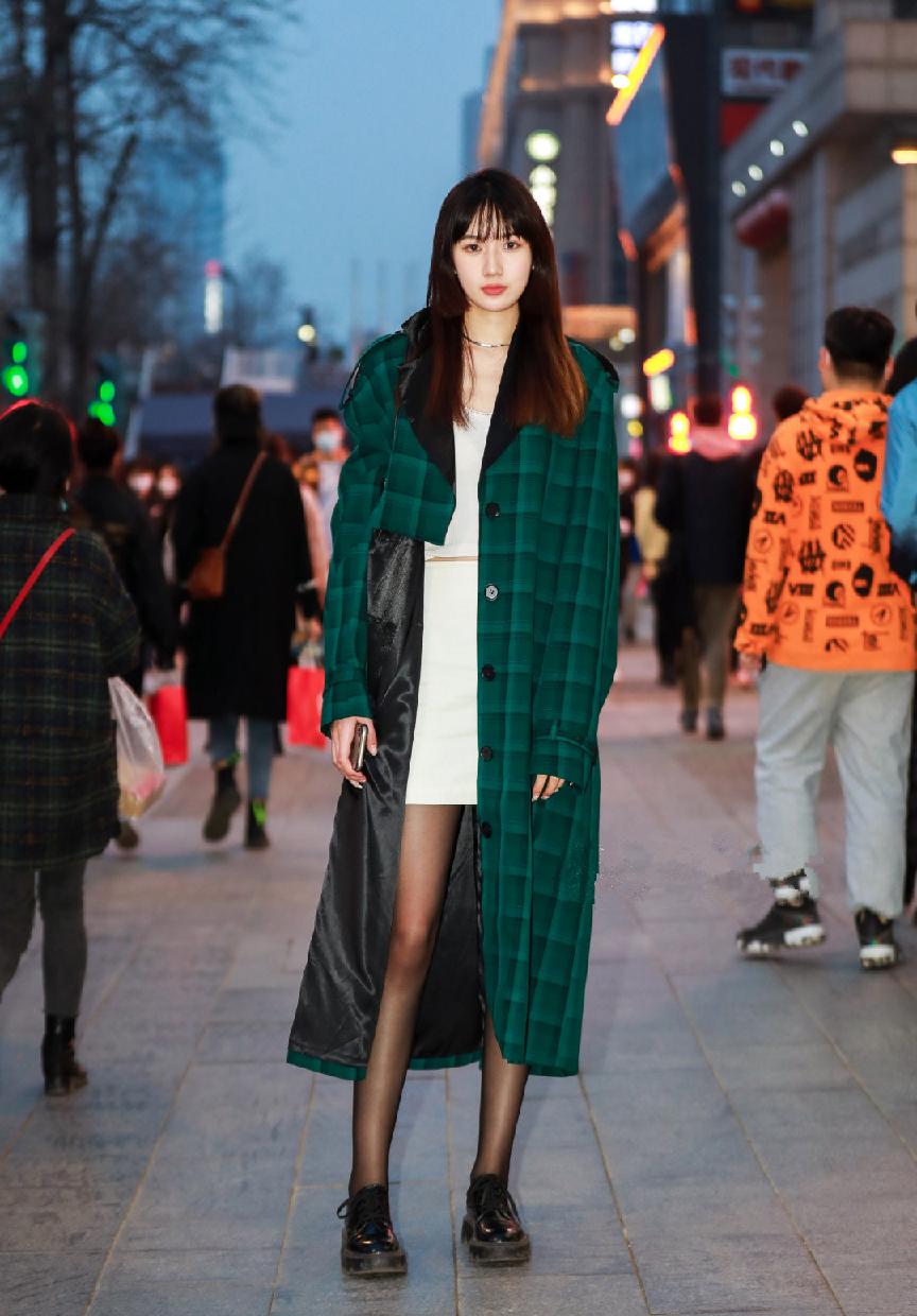 早春穿大衣合适吗,初春穿大衣怎么搭配男