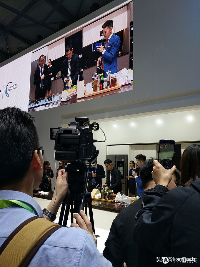 暴走两万步！海量图片带你游览2017年AWE家电展