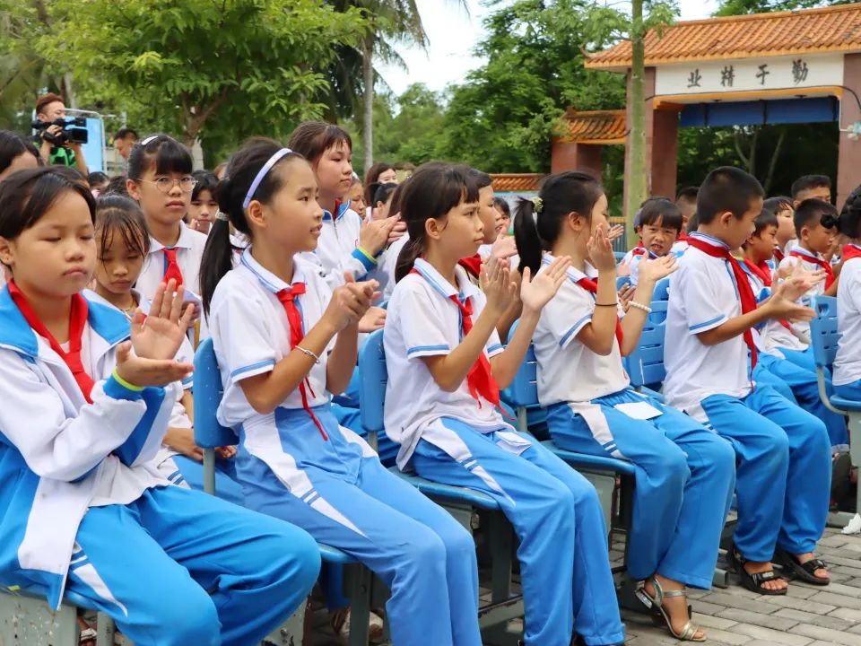 富德生命小海豚,富德生命小海豚宝鸡