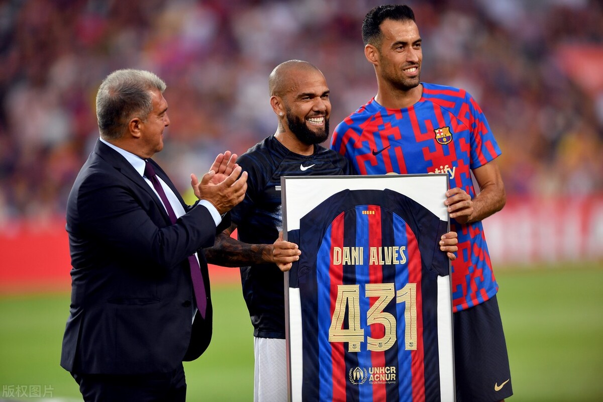 巴萨四个队长全部离队,巴萨三功勋最新消息