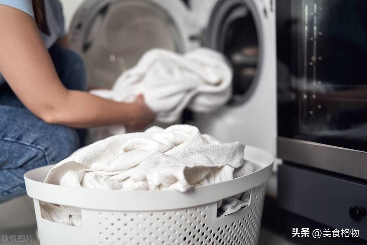 今天才知道，洗床单时加一碗水，不管床单多脏多旧，瞬间洁净如新