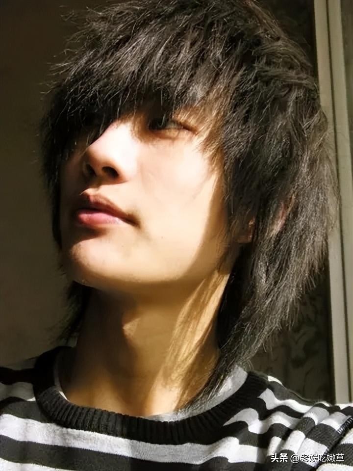 许嵩哪首歌续写了岳飞的故事,许嵩哪个歌是根据岳飞写的歌