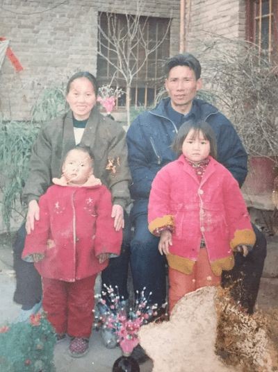 女子被拐卖到农村18年没回过娘家,从小被拐卖20多年后回到家乡