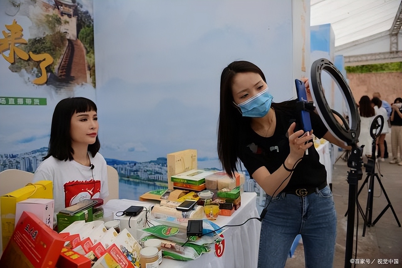 实体店一套衣服335贵不贵,实体店一件衣服卖多少钱合适