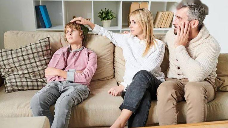 青少年自卑的解决方法,青少年有自卑感怎么疏导