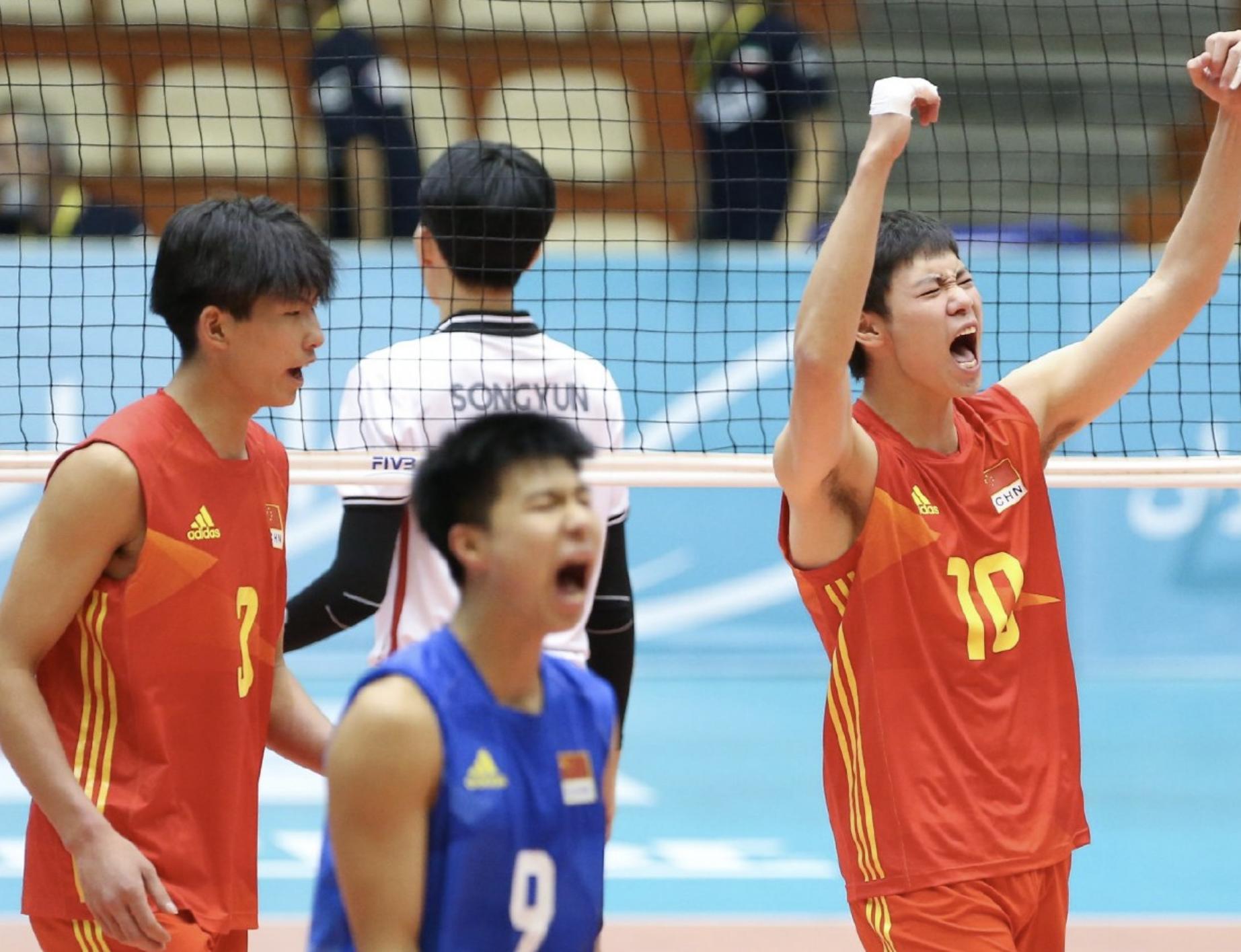 中国队遭争议判罚,中国队被争议判罚