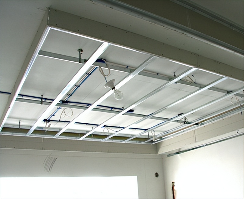 装修吊顶用木龙骨好还是轻钢龙骨,石膏吊顶木龙骨好还是轻钢龙骨好