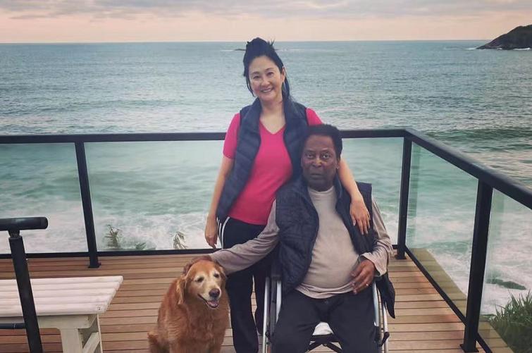 球王贝利有多少儿女,球王贝利坐轮椅