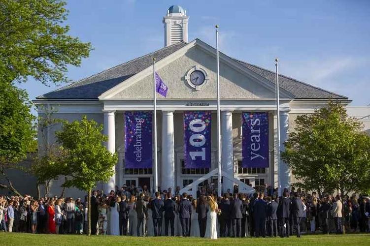 美国性侵学生案件,美国女生校园霸凌事件