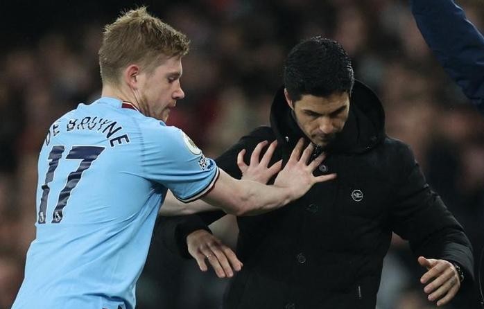 大水冲了龙王庙剧情,德布劳内攻破阿森纳