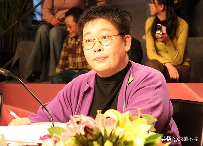 央视十大女主持至今未婚年龄多大,央视的十大著名女主持你最喜欢谁