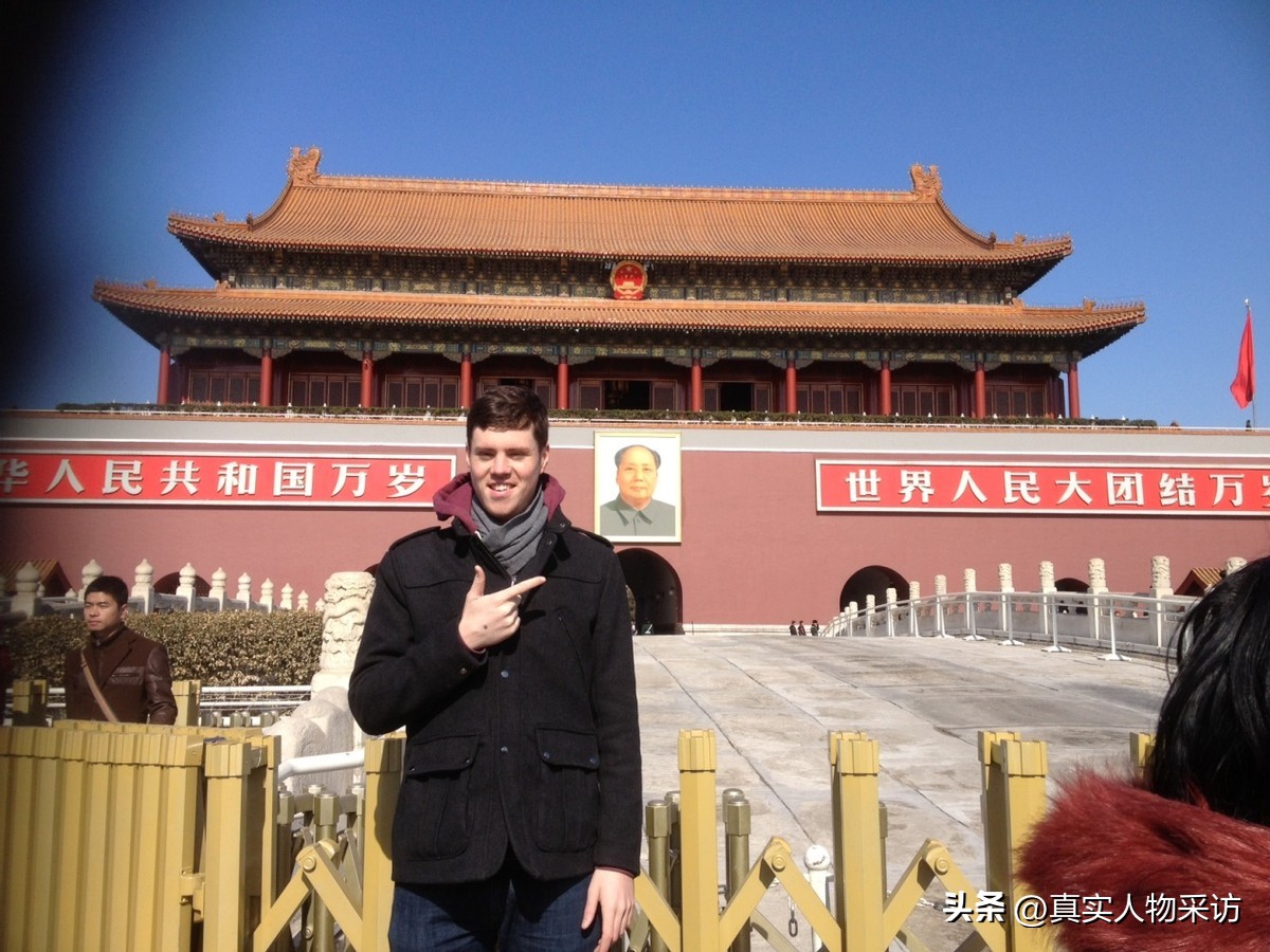 英国小伙来中国8年回自己国家,英国小伙来中国旅游原视频