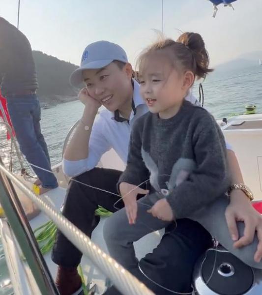 5国混血单亲妈妈叶海洋,叶海洋的混血女儿现在多大了