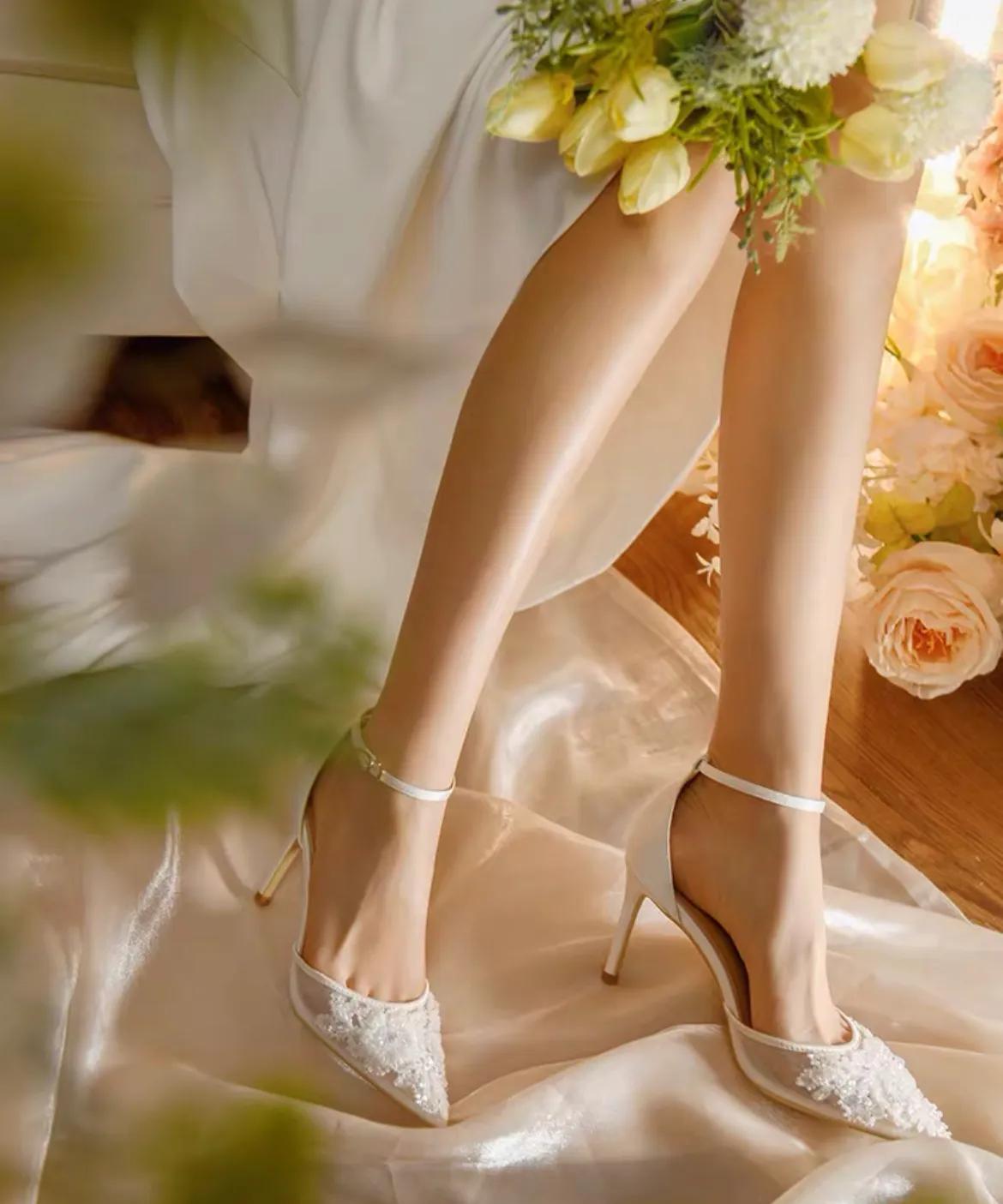 解决高跟鞋一走一掉的妙招,高跟鞋走路掉鞋怎么办