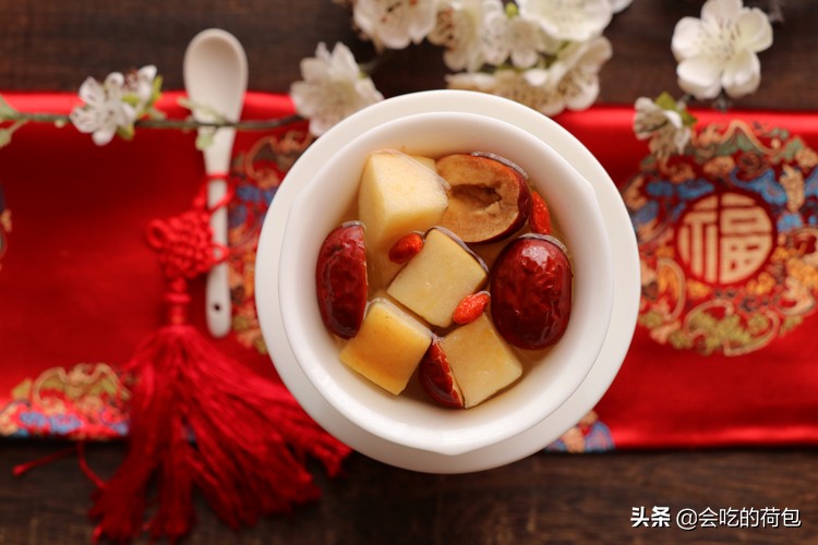 苹果跟红枣喝了有什么好处,冬季苹果红枣可同吃吗