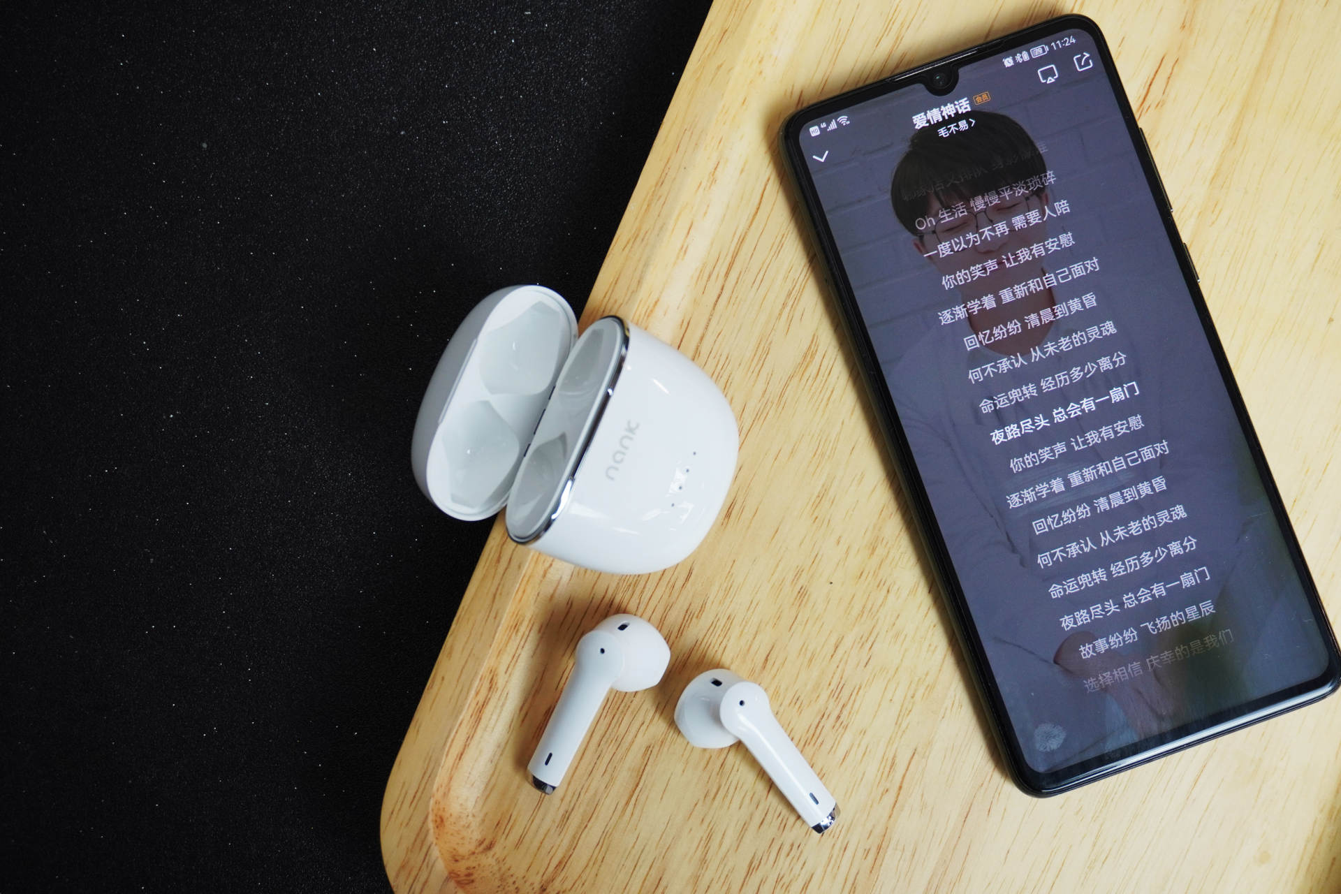 现在最新蓝牙耳机版本,目前蓝牙耳机最新版本