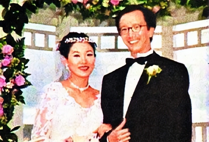 伏明霞结婚后在香港哪里生活,跳水运动员伏明霞婚姻现状