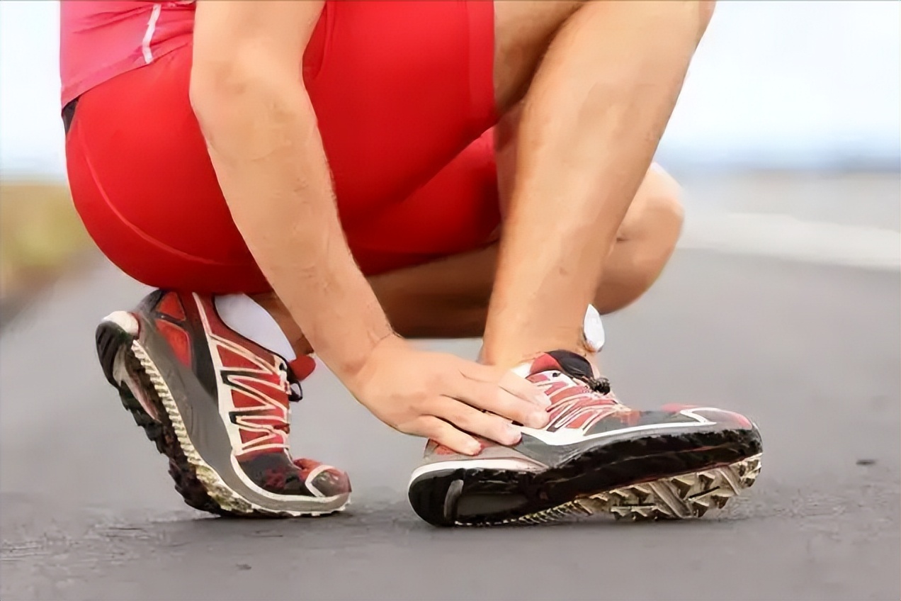 低足弓适合穿什么功能的跑鞋,足弓正常有没有必要穿支撑类跑鞋