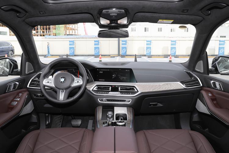 途锐和宝马x5深度对比,开完大众再开奥迪