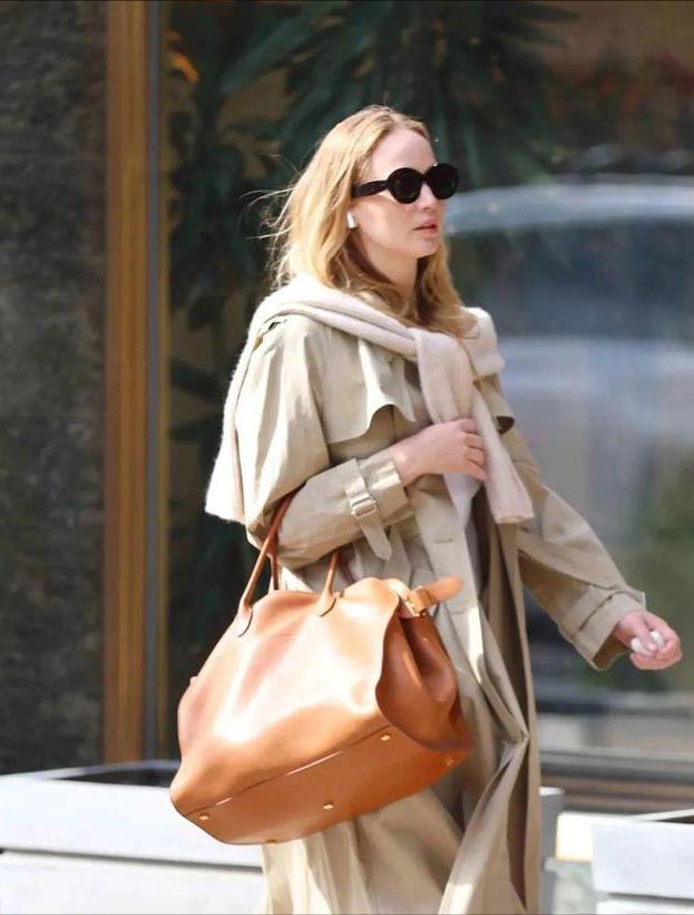 包包百搭老钱风,最近流行的10款包包