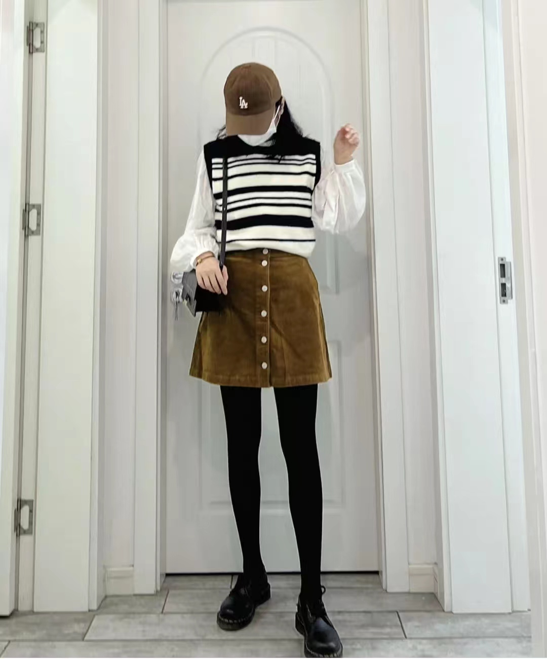 灯芯绒半身裙秋冬怎么搭配,灯芯绒碎花半身裙秋冬