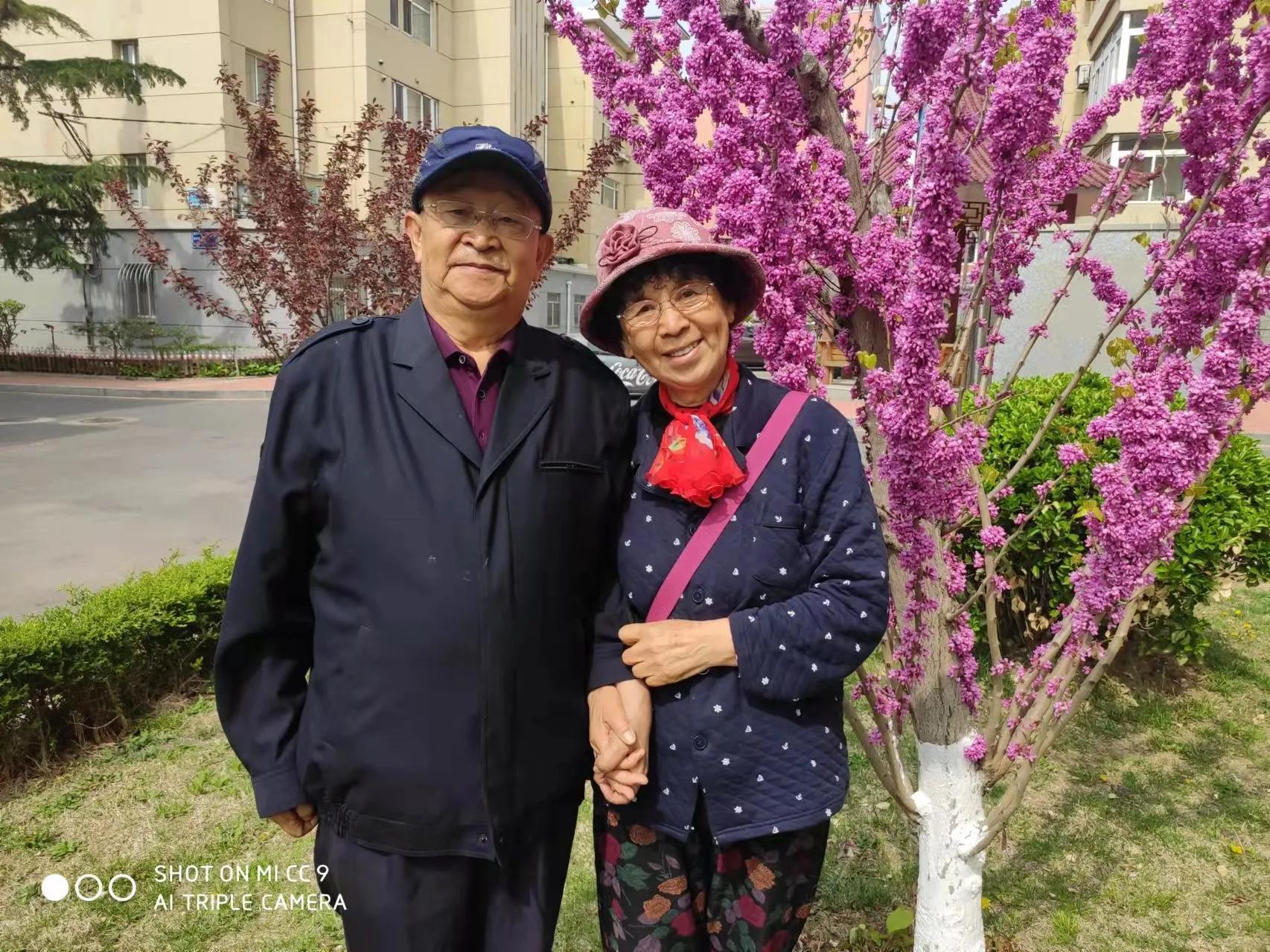 原创微型散文诗：乐与春天合影爱与快乐同行