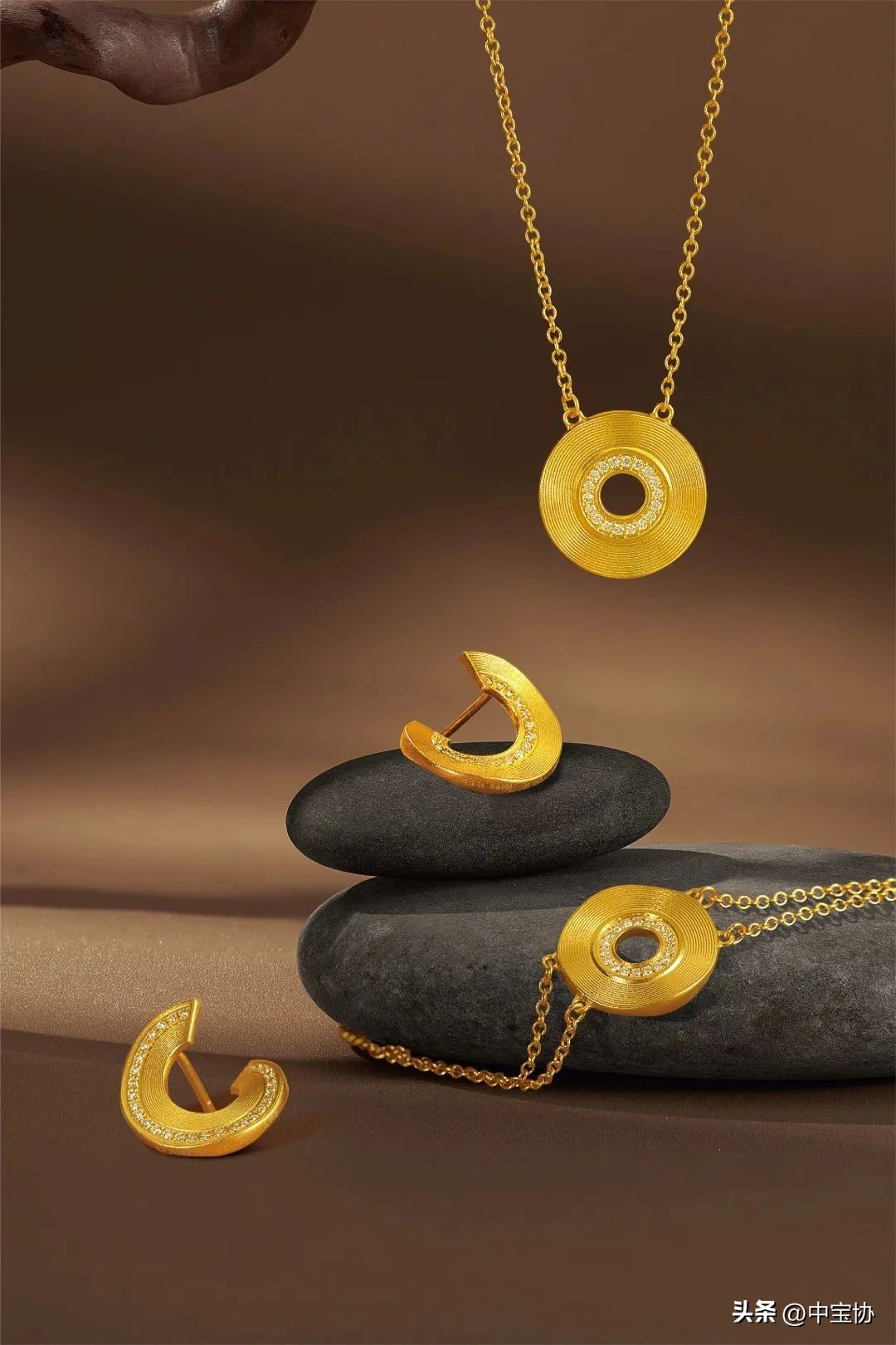 老庙携明星产品亮相诸暨，传递东方生活美学