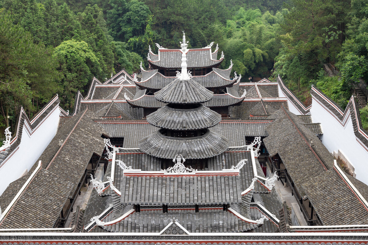 坡屋面上脊瓦的施工方法,现浇屋面瓦施工流程