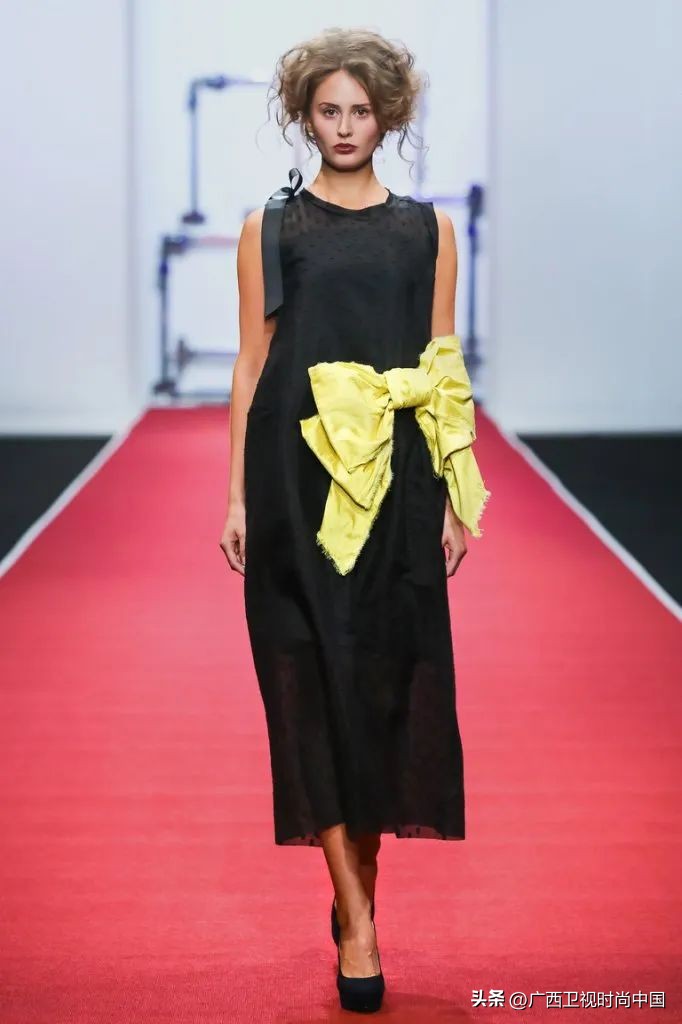 蝴蝶结的最佳搭配,大蝴蝶结怎么搭配好看图片