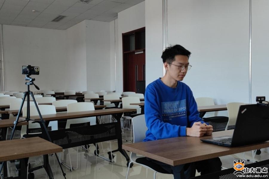 齐心协力战疫情凝聚青春正能量,同心战疫点滴温暖