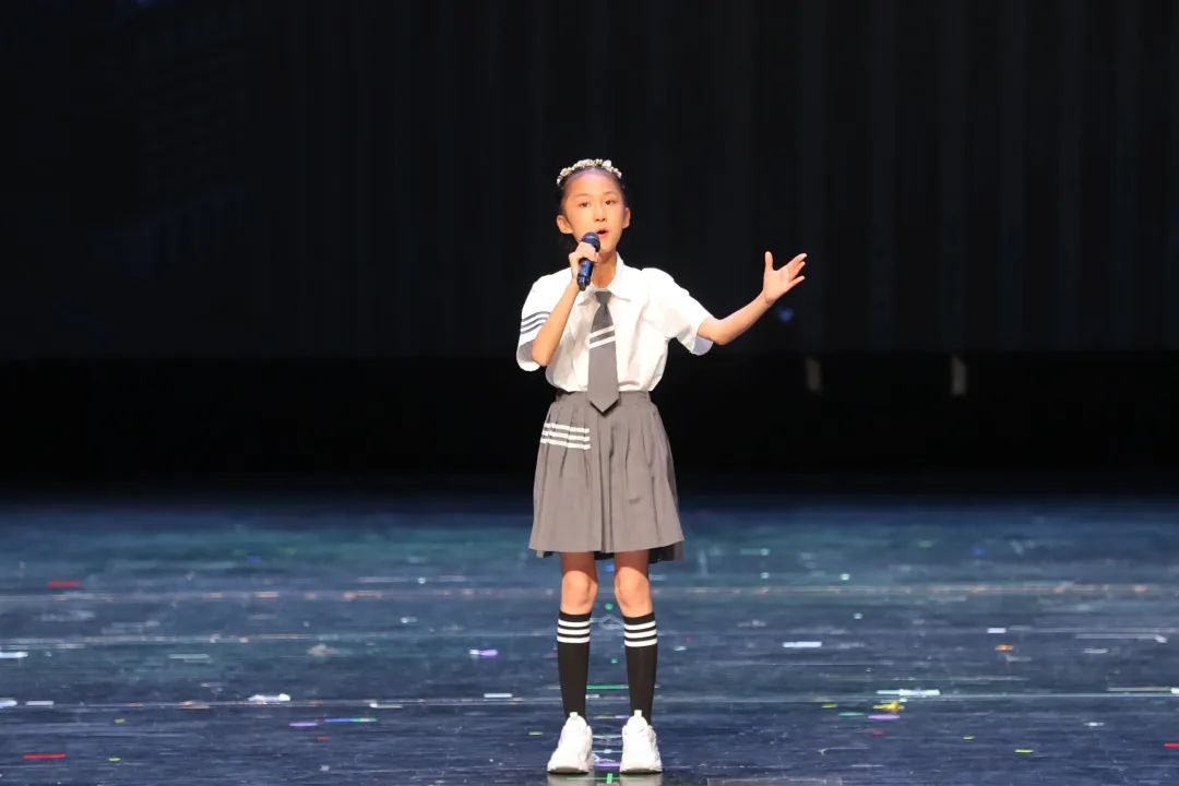 少年儿童心向党活动展览,老少童声颂党恩携手迈向新征程