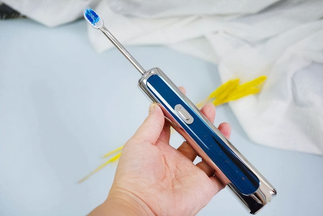 zr电动牙刷和小米电动牙刷哪个好,旋转式电动牙刷和声波电动牙刷