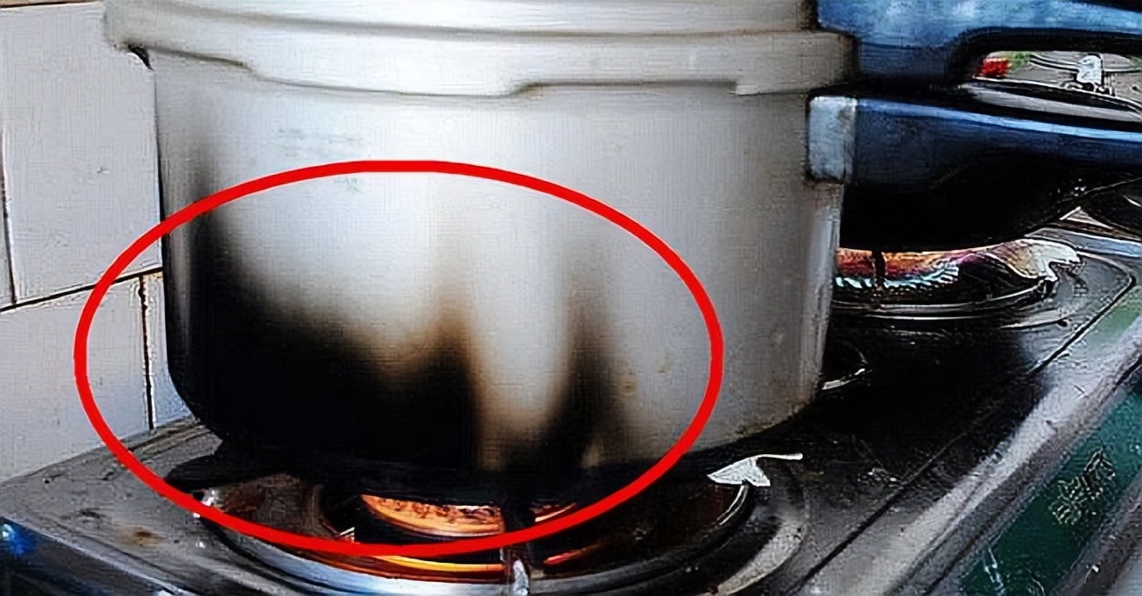 不锈钢蜂窝锅内烧焦变黑怎么清洗,不锈钢锅发黄了怎么去除