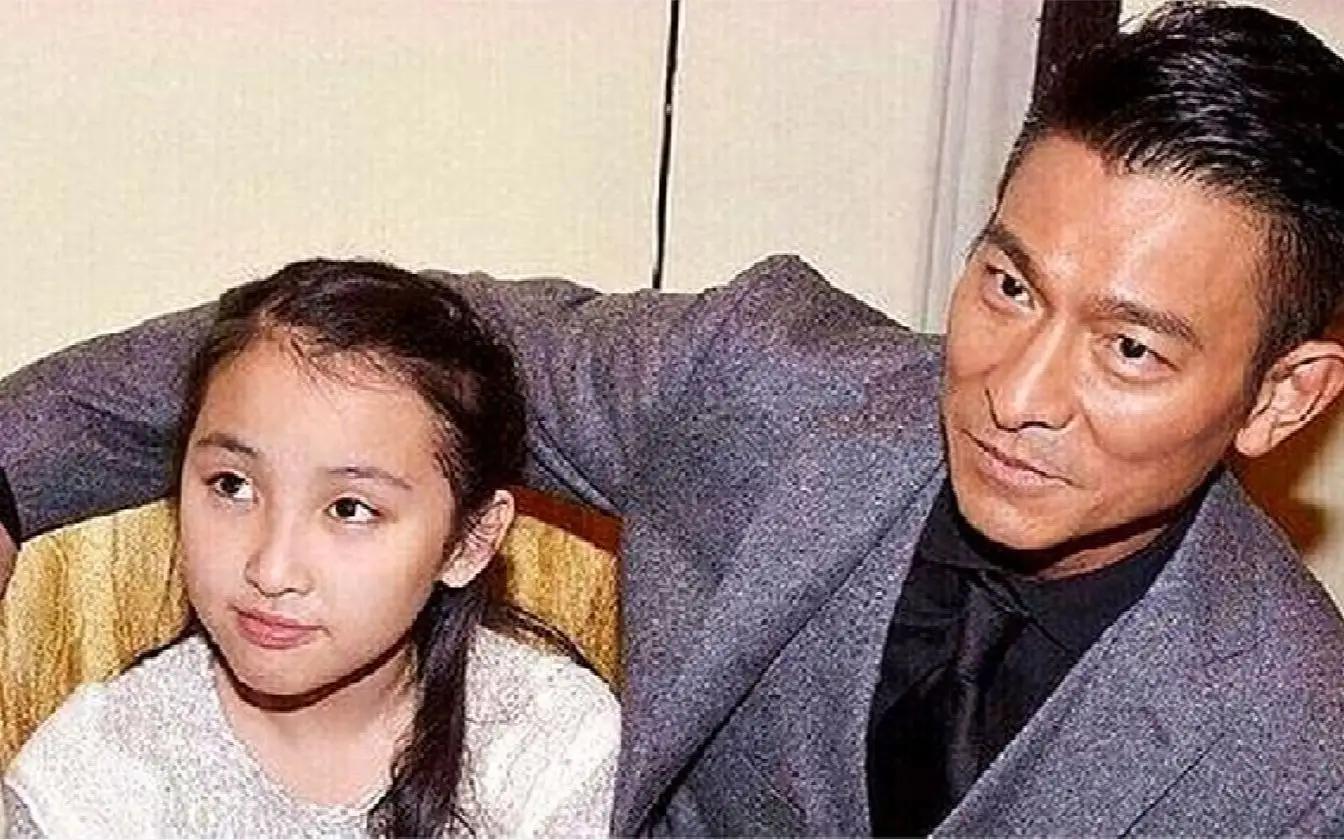 刘德华27岁的电影视频,刘德华几岁向吴倩莲求过婚