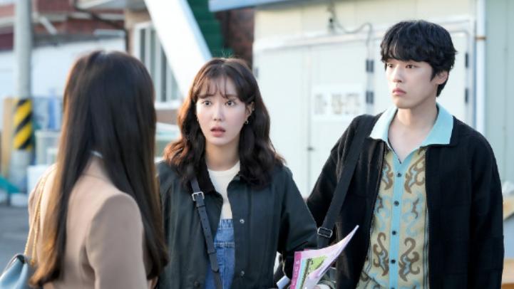 神圣的偶像韩剧讲的什么,木偶的季节韩剧推荐