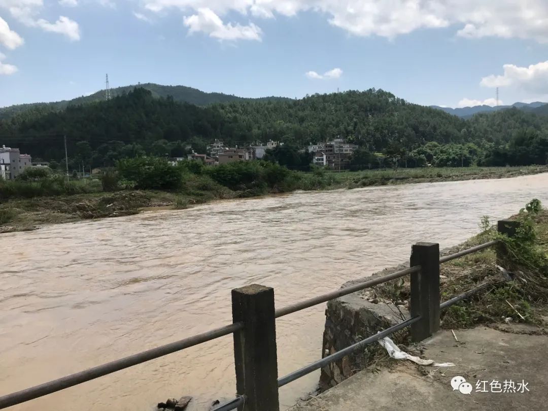太行山女英雄照片,红军山上的女英雄