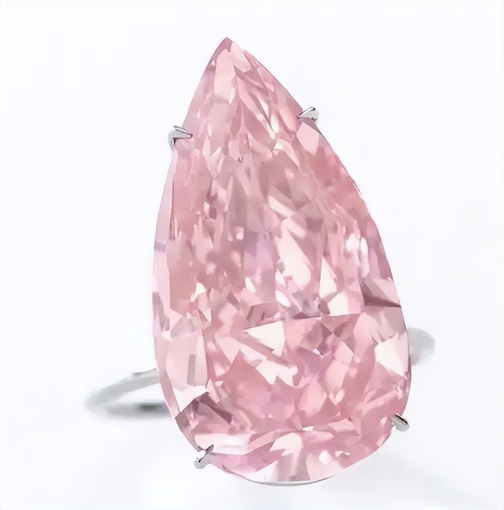 用毕生的积蓄给美女买钻戒,11颗梨形钻石