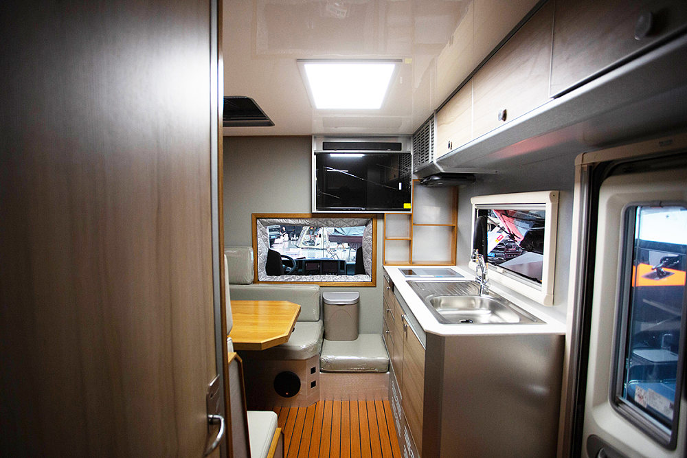 700p房车征服猎鹰,猎鹰700p越野房车车顶帐篷