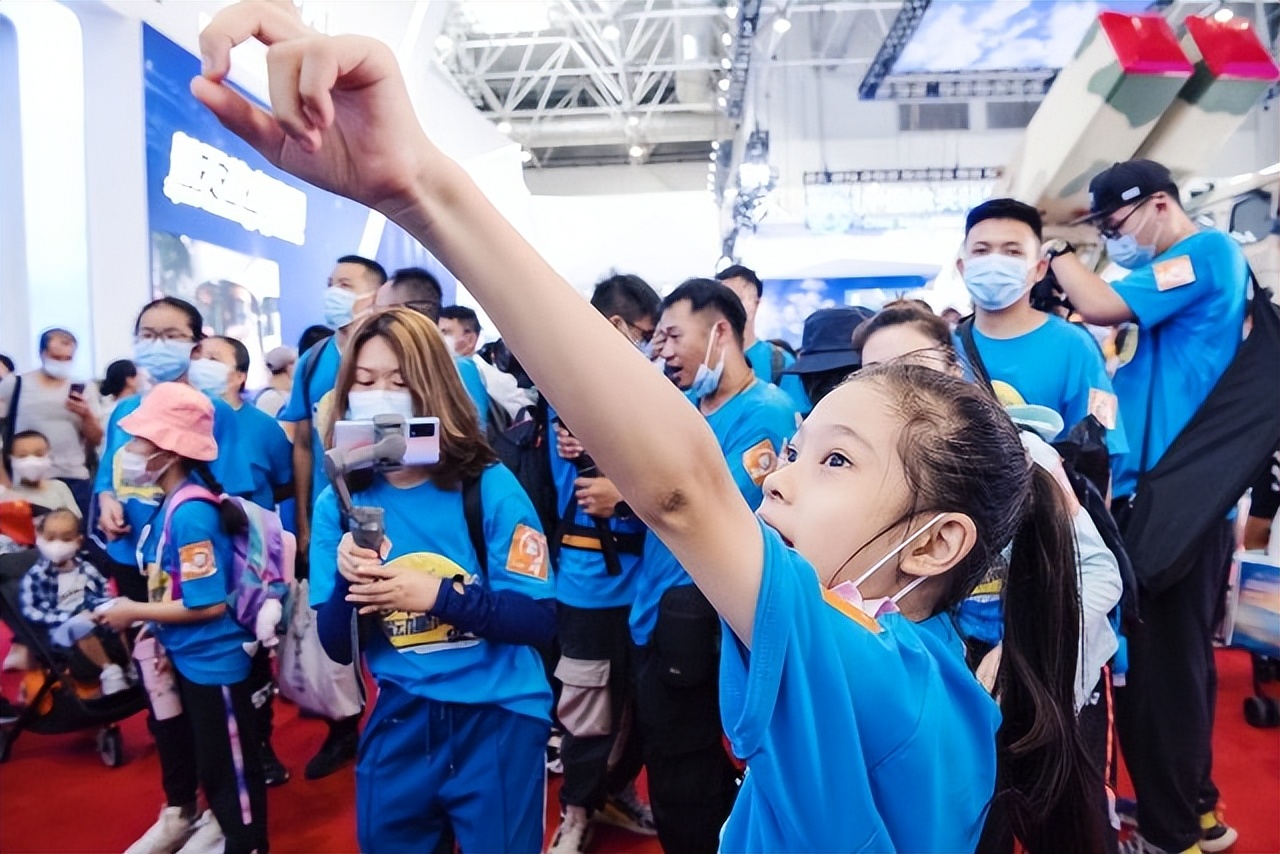 361儿童太空联名,361太空创想童鞋