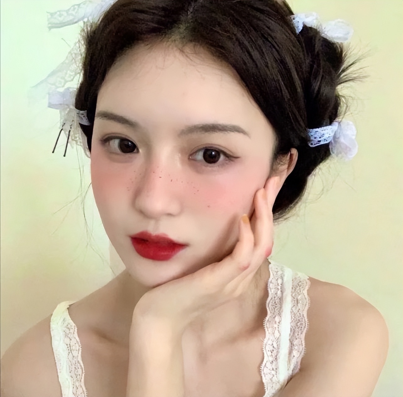 歌词里面都有很多故事的文案,那些歌词里面的绝美文案