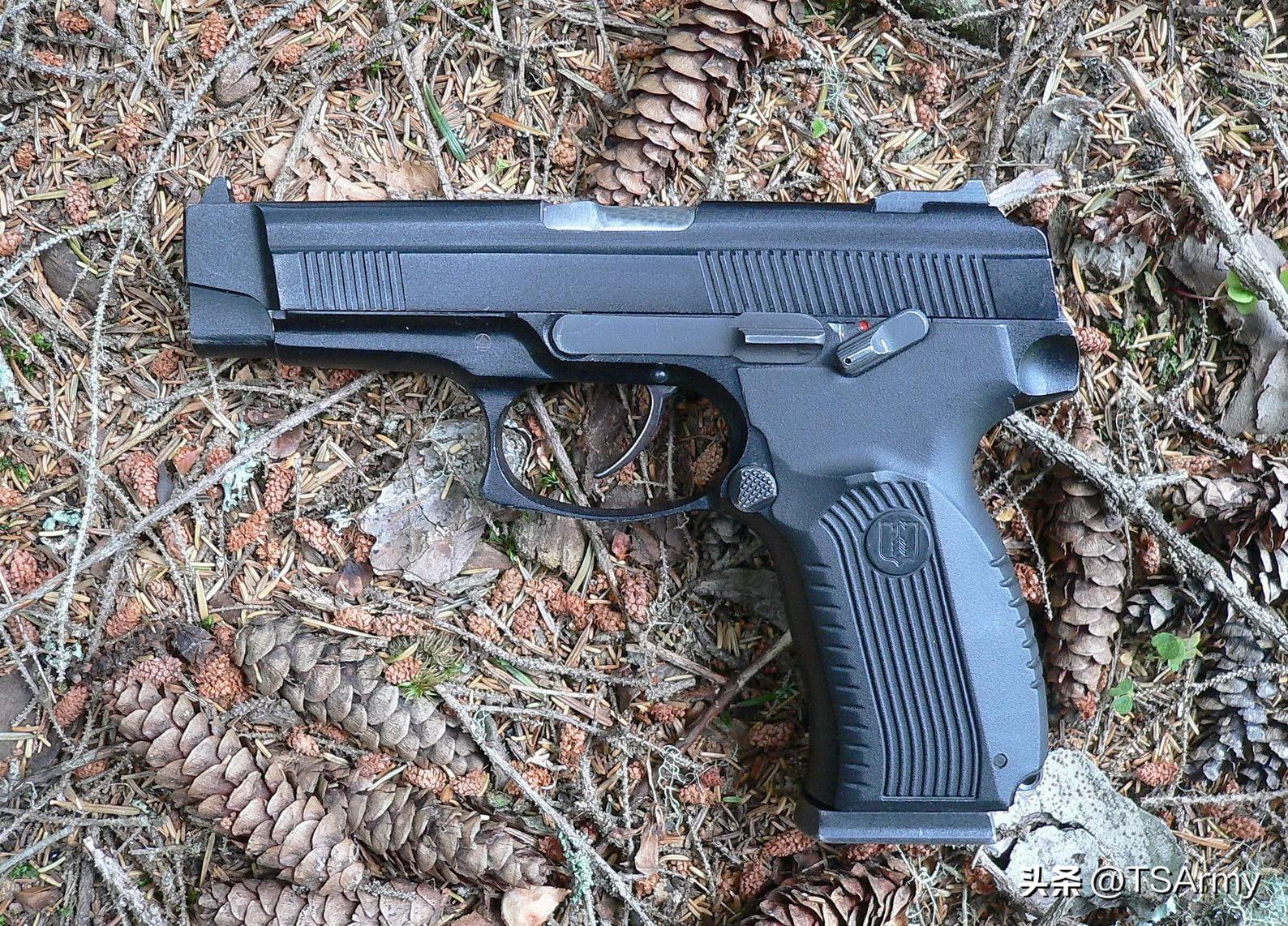 世界上目前军队制式最好的手枪,各个国家不同军队的手枪