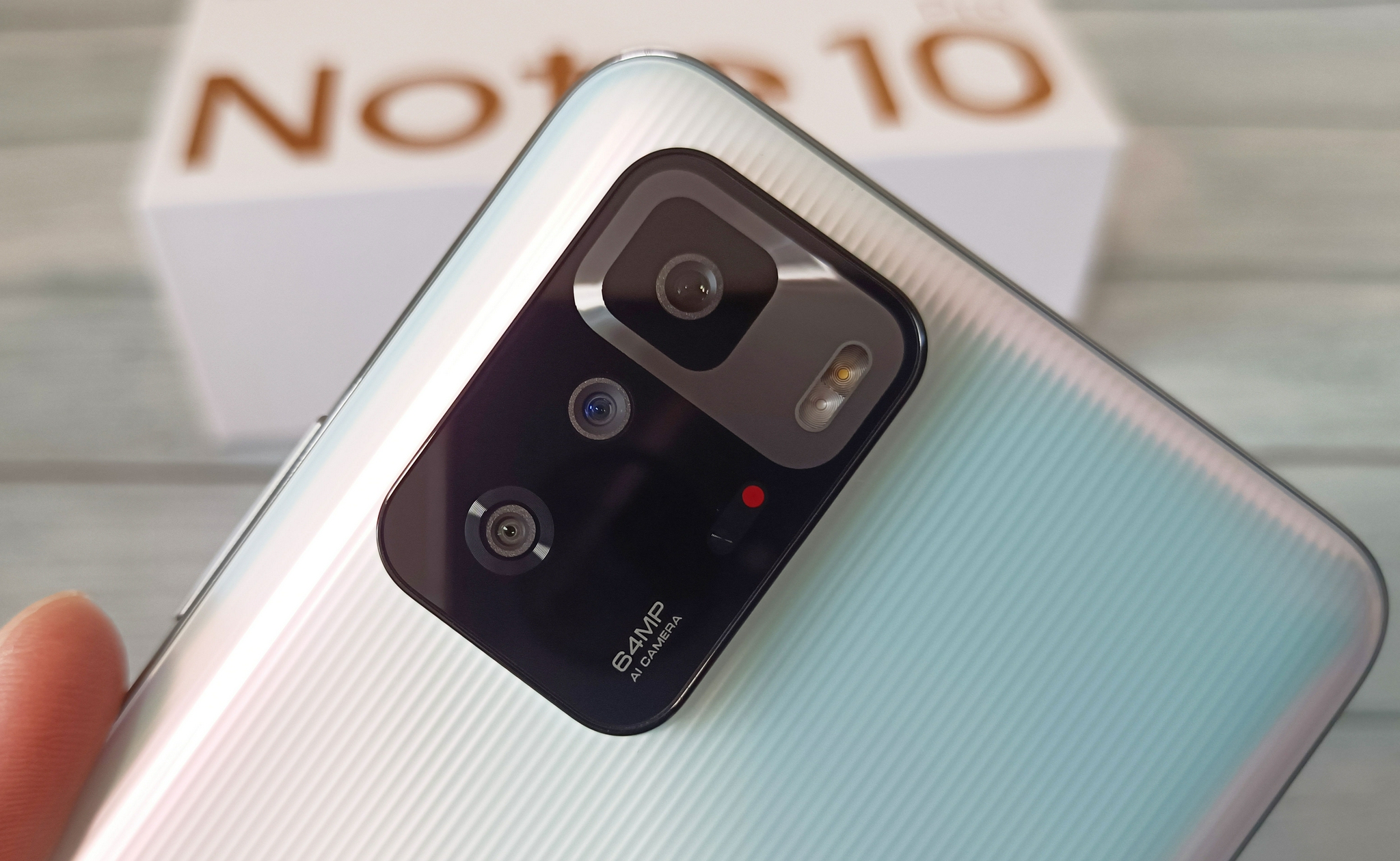 现在1500元左右哪款手机性价比高,1500元左右性价比高的最新款手机