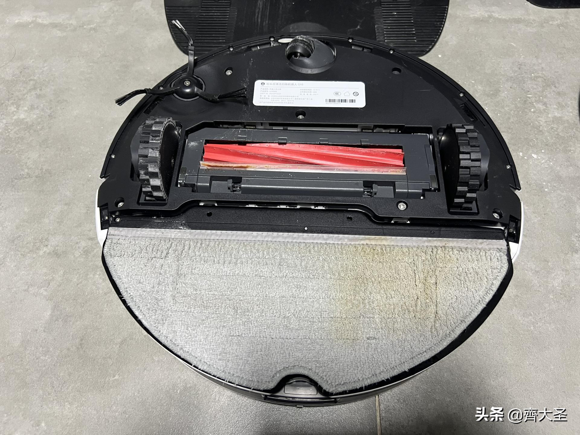 扫地机器人拖地震动和旋转哪种好,机器人旋转拖地和震动拖地