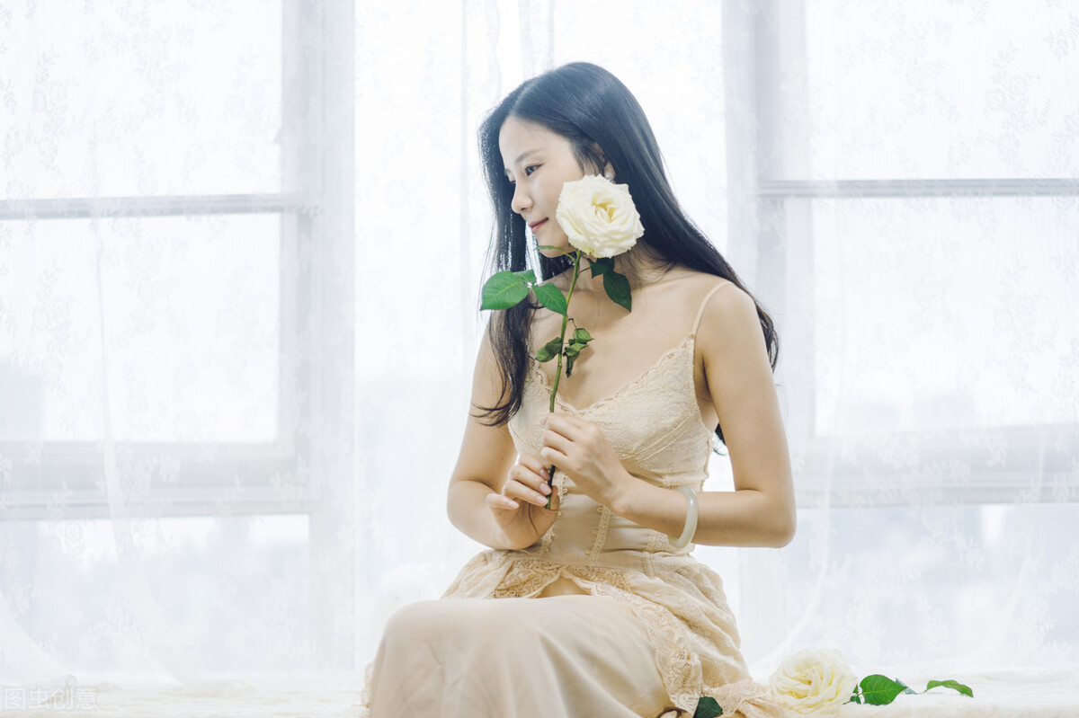 喜欢上一个有家室的女人是悲哀的,喜欢上一个有婚姻的女人怎么办