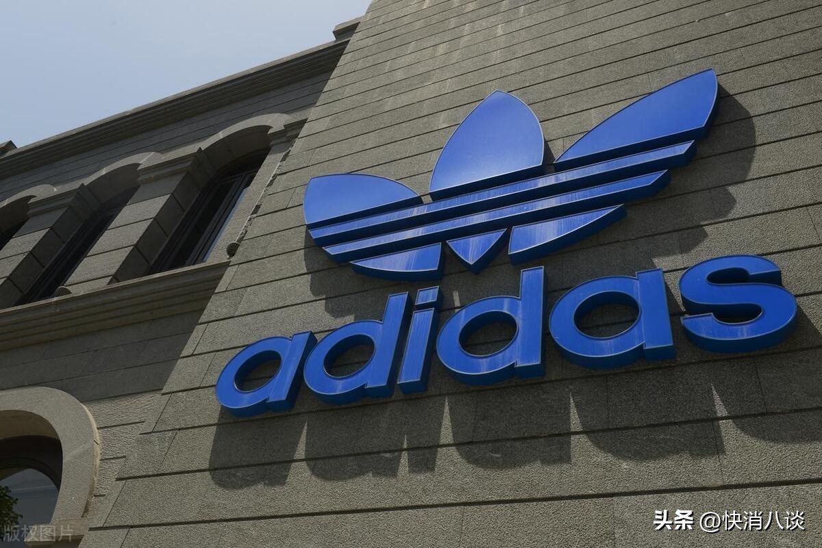 主理人爆雷，阿迪达斯计划出售椰子鞋12亿欧元库存，有人买账有人“坚决不买”，但亏损的阿迪达斯已经拖不起