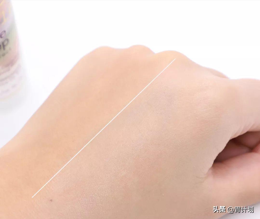 化妆步骤先遮瑕还是先bb霜,化妆步骤初学者适合粉底还是bb霜