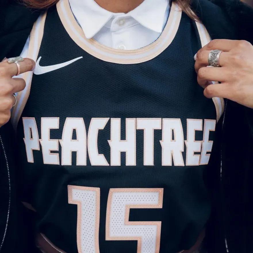 亚特兰大老鹰队老款球衣,亚特兰大老鹰主场球衣