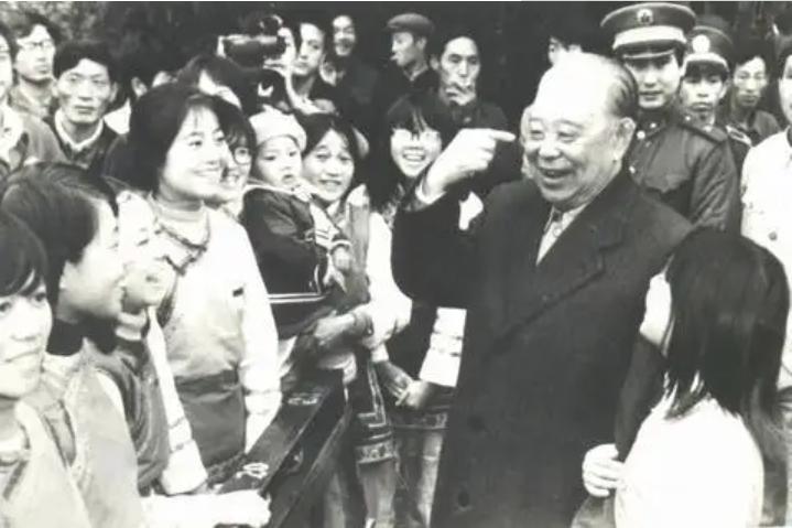 1950年贺龙在成都收到肖艮艮来信，立即通知廖汉生：赶快到成都来